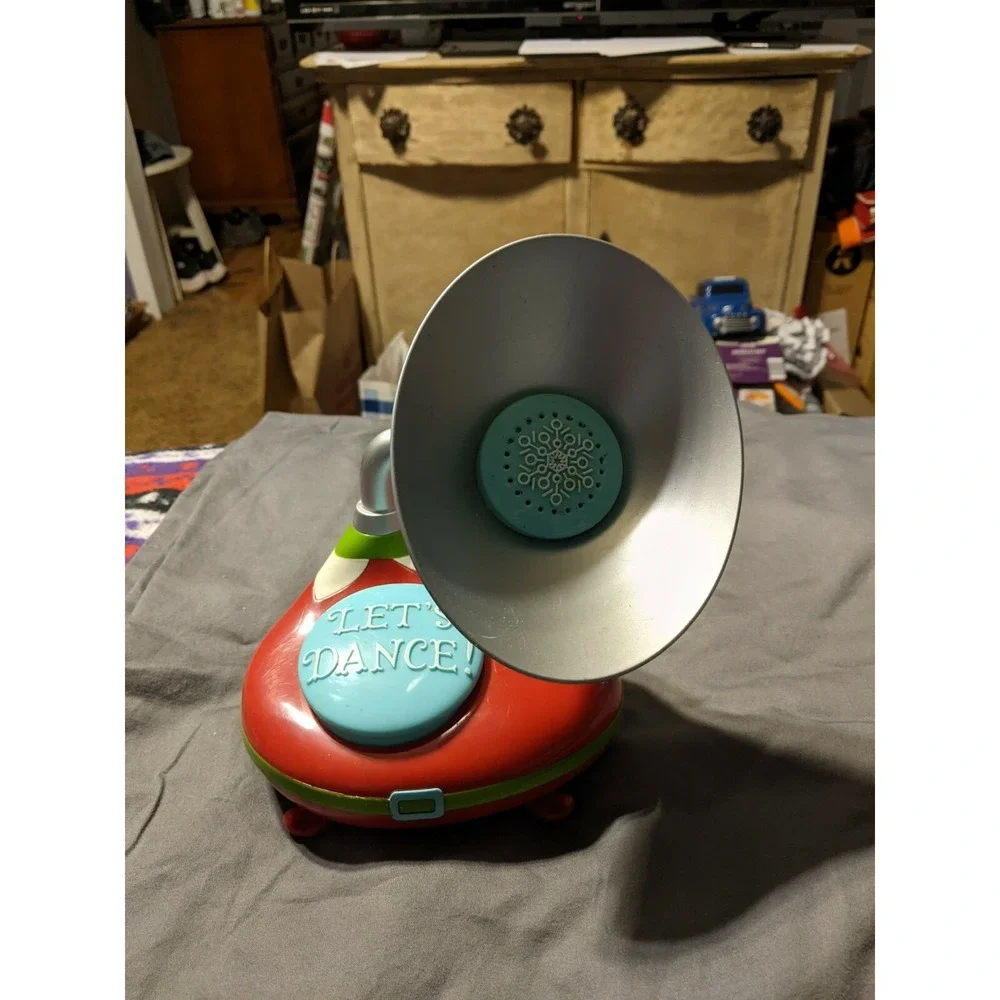 Hallmark Lets Dance Like An Elf Christmas Music Sound Gramophone 2014 Red TESTED